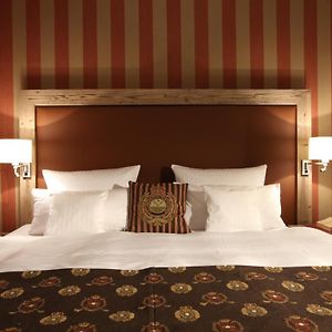 Comfort Zimmer mit Kingsize-Bett